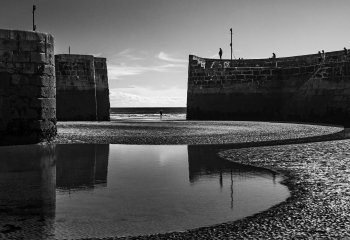 04_Cavendish_Looking-out-to-sea_Jill-Bewley-Highly-Commended