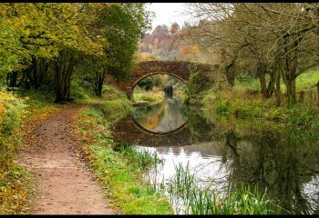 01_Open_Autumnal-Canal_Sue-Gunnee