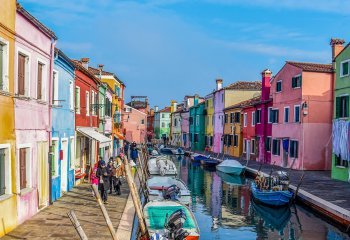 01_Open_Colourful-Venice_Peggy-Howad