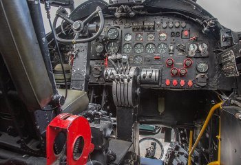 09_Gladiator_John-Hankin_-Avro-Lancaster-Cockpit_Third-place