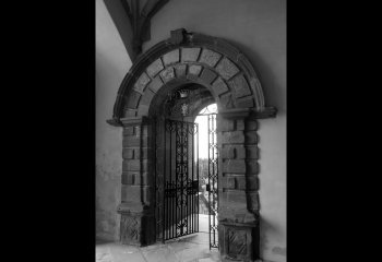 Powis-Castle-Arch-Valerie-Thomas