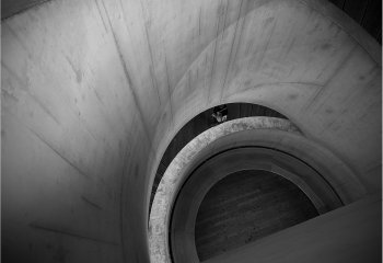 Passing-the-window-on-the-stairs_Patrick-Barker