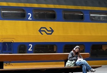 Commended_Waiting-For-The-Train_Ruth-Barker