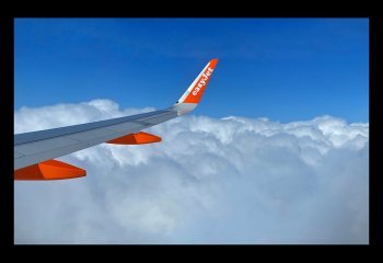 easyJet-above-the-clouds_COLIN-HOSKINS