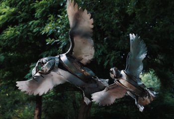 Puffin-Through-the-Forrest_Chris-Donohoe