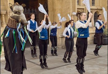 Morris-Dancers_Daphne-Neale