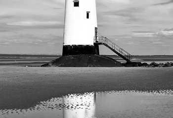 Talacre-Beach-Lighthouse_Ruth-Barker