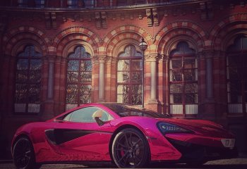 The-Car-That-Never-Moves_Ruth-Barker