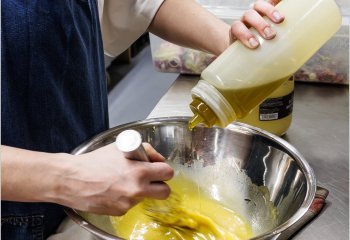 50-Commended_Salad-Dressing-Prep_Fin-Simpson