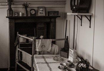 1940s-kitchen_Patrick-Barker-LRPS