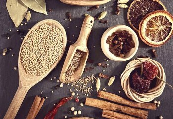 Herbs-and-Spices_Ruth-Barker